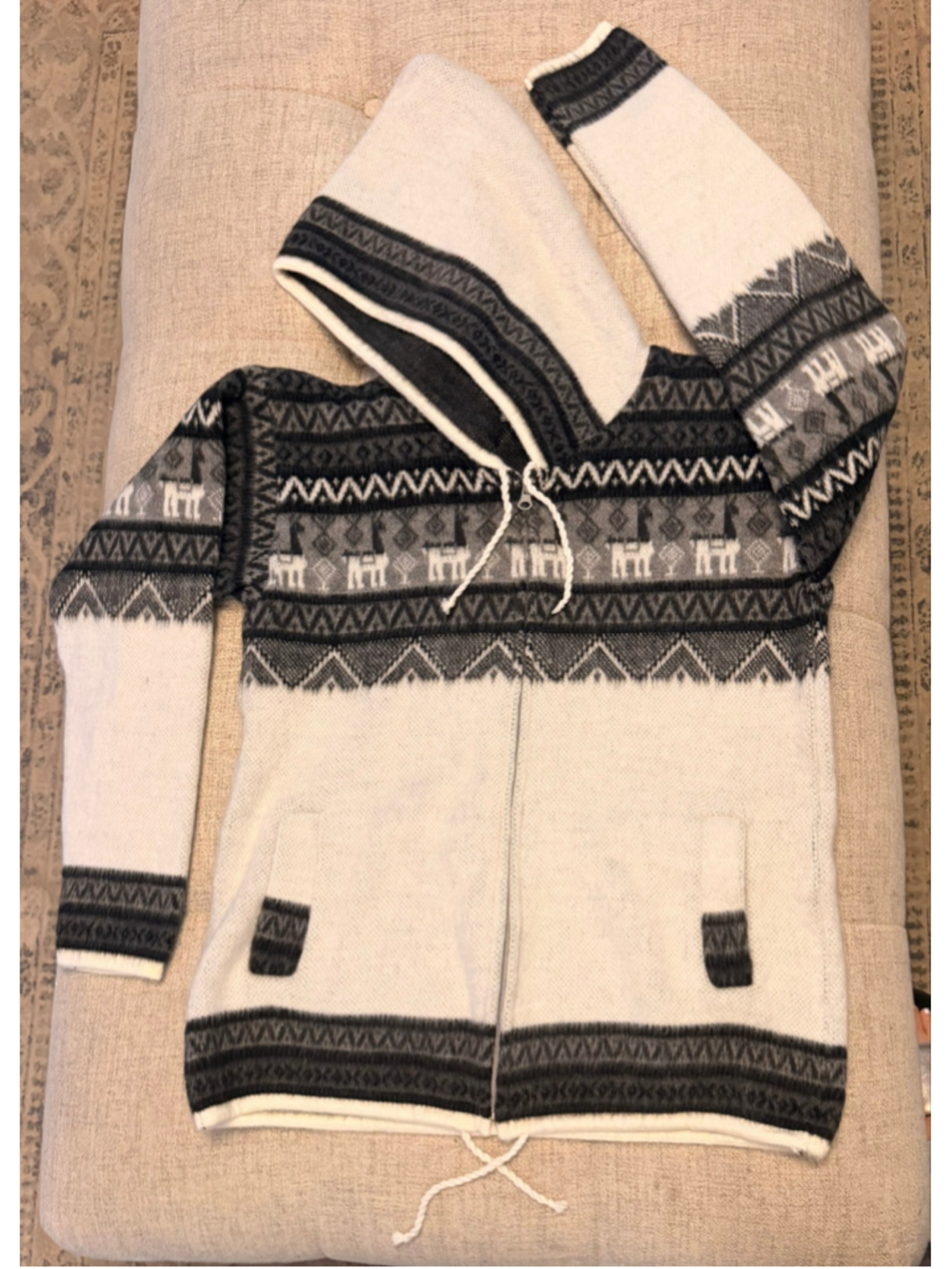 Gabytex Colombian Traditional Unisex Hooded Zip Sweater Size S